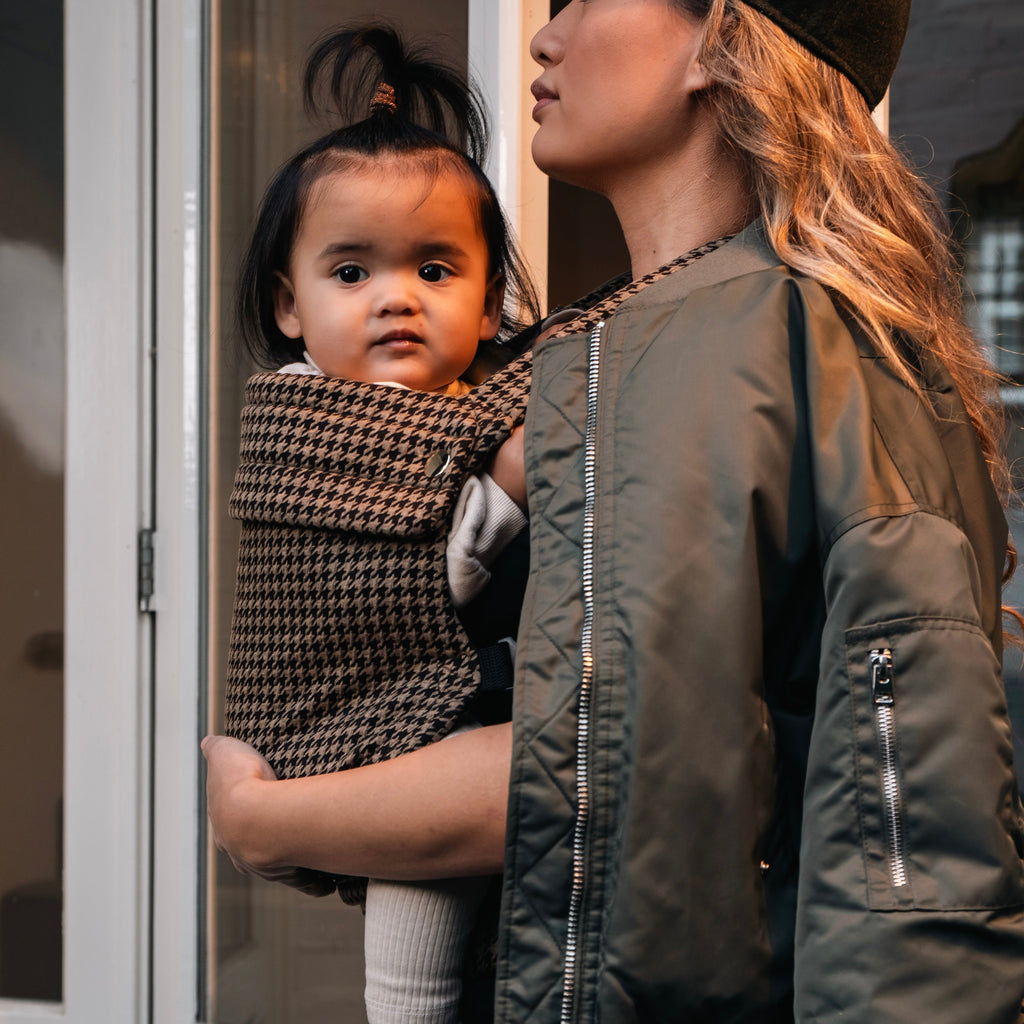 Baby carrier - Houndstooth Brown